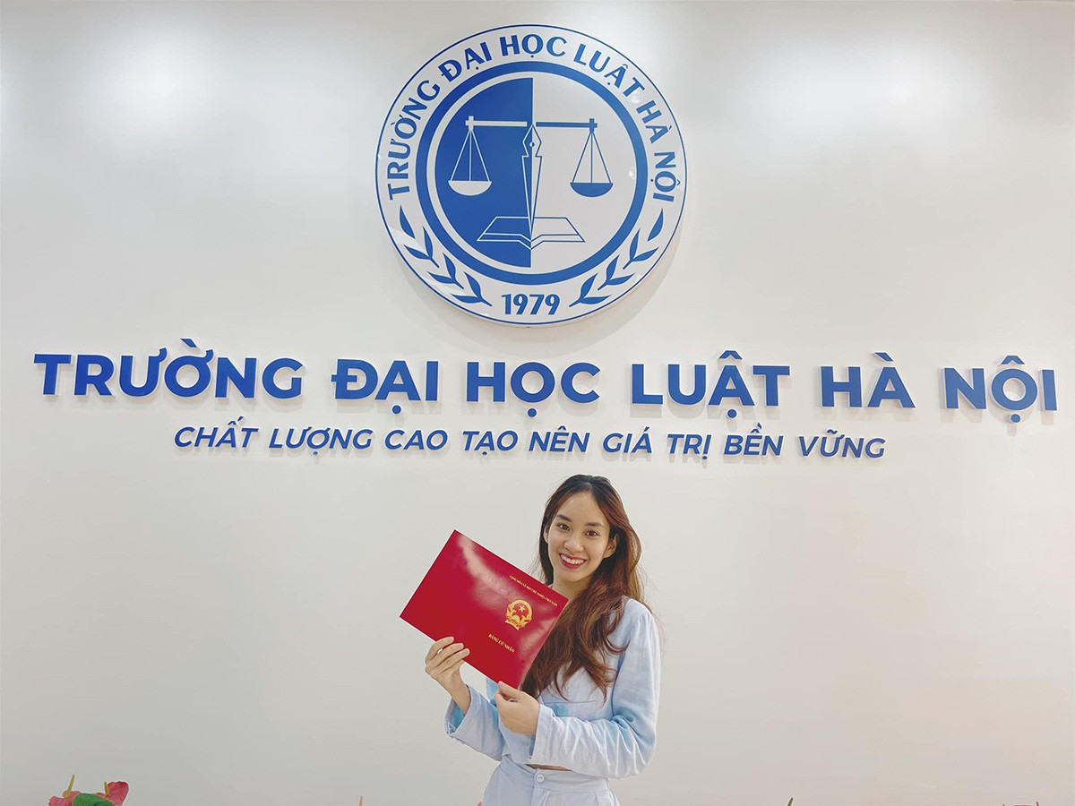 Thủ khoa ĐH Luật Hà Nội từng đỗ 3 trường chuyên, điểm IELTS 8.0 - 1