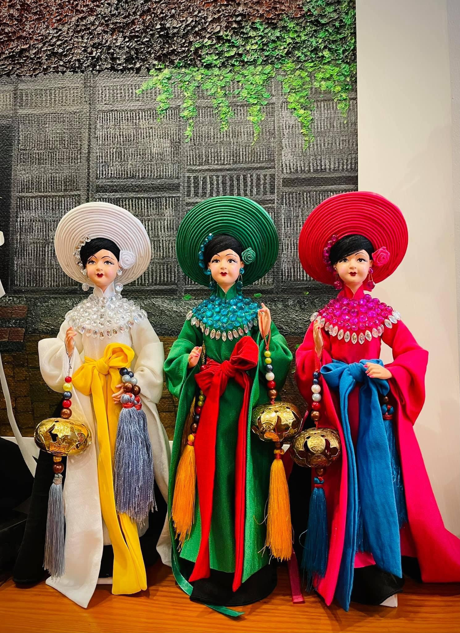 Họa sĩ 7x thu nhỏ hàng nghìn bộ trang phục dân tộc Việt Nam cho búp bê - 9