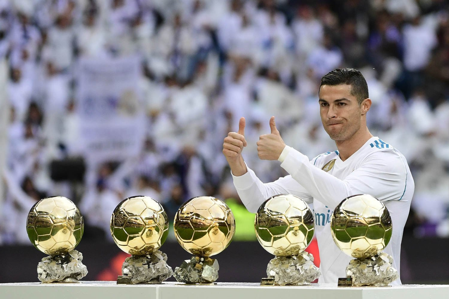 Cristiano Ronaldo: Cầu thủ vĩ đại nhất trong hệ quy chiếu số phận - 16
