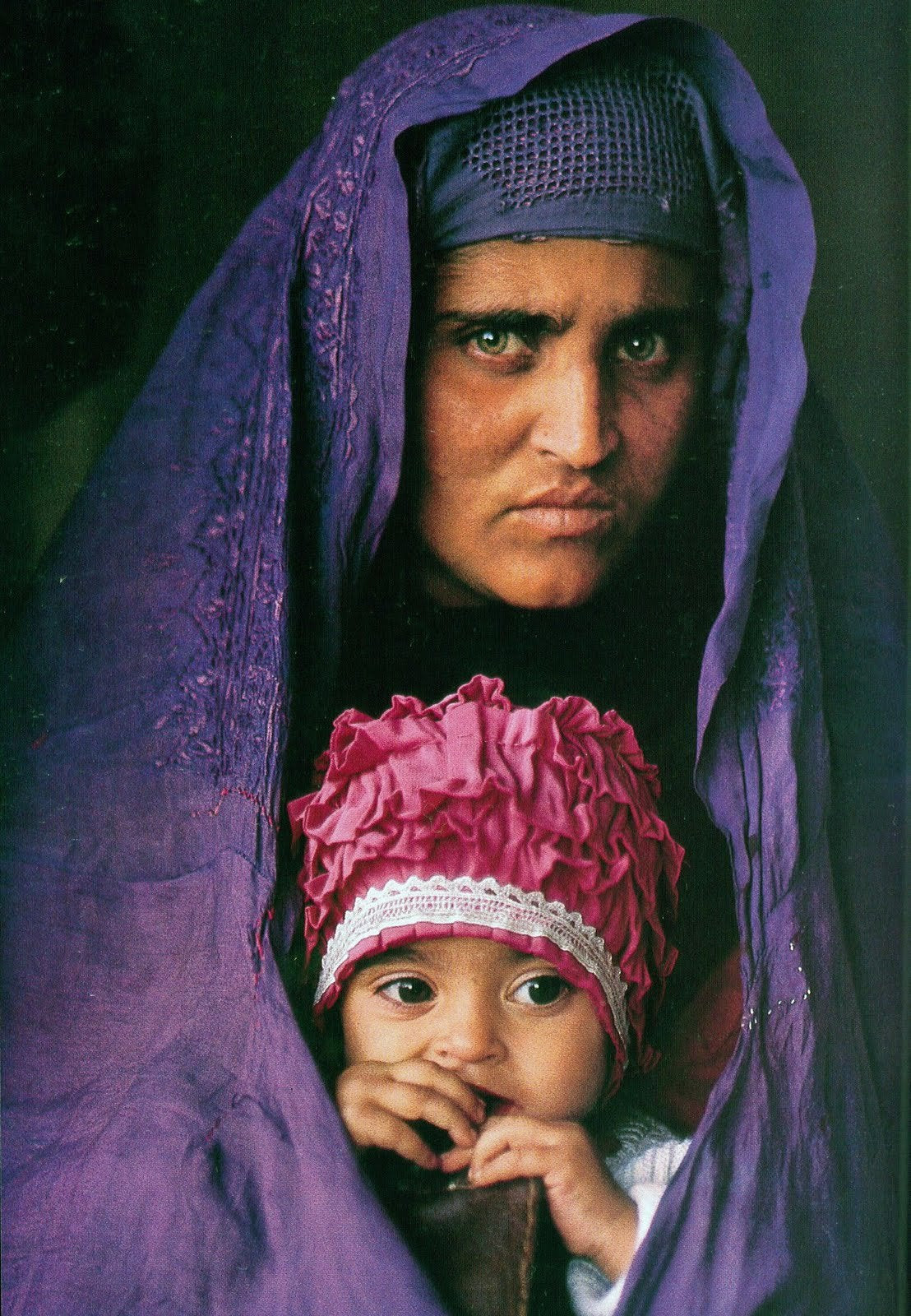 Cô gái Afghanistan sống tại Ý: Cuộc đời cô gái nổi tiếng trong nhiếp ảnh - 4