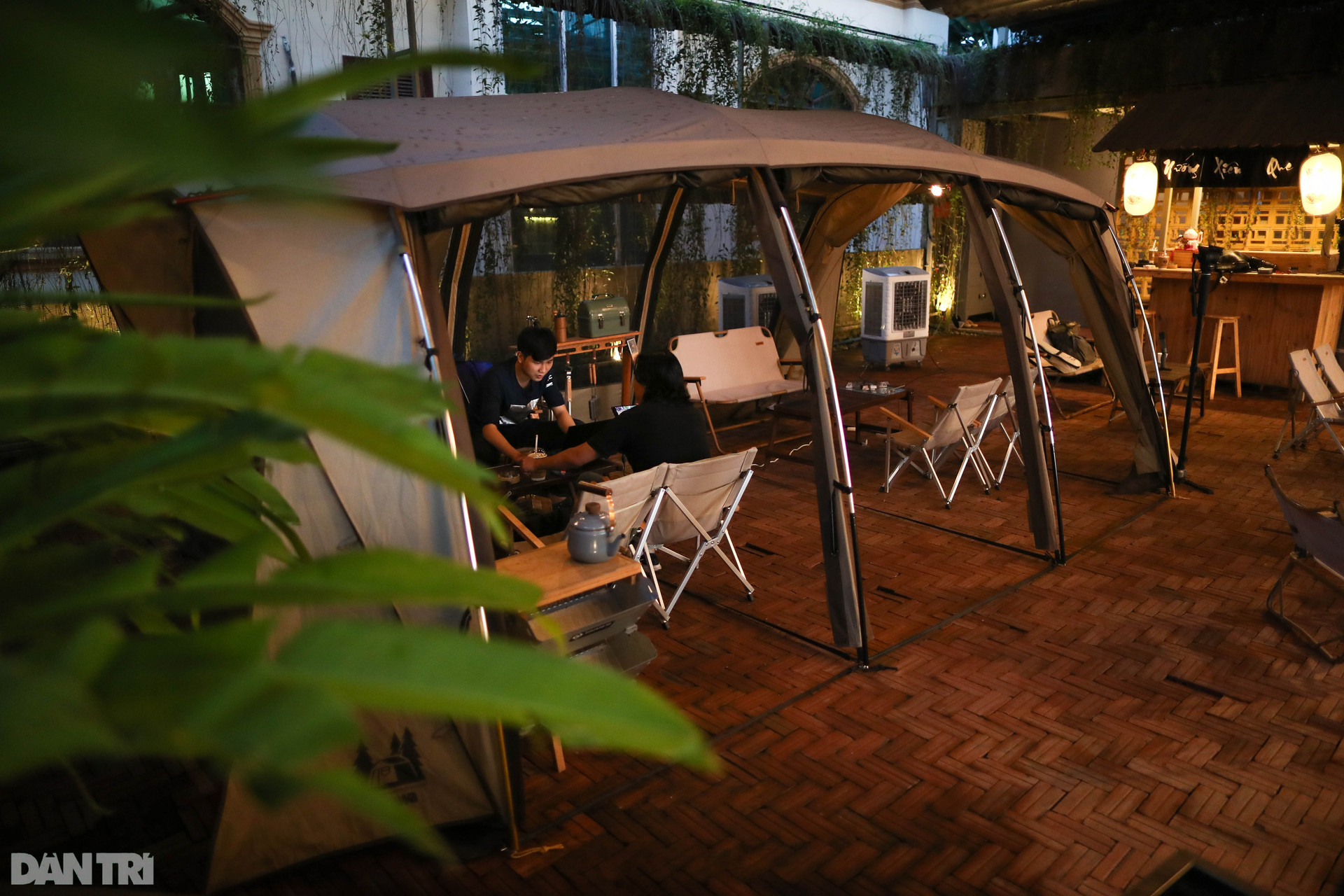 Cà phê cắm trại giữa lòng Sài Gòn, một trải nghiệm cực mới - 6