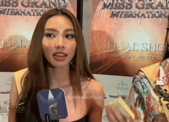  Bài hát tiếng Thái Thuỳ Tiên cover tại Miss Grand International 2021 hoá ra là nhạc Việt 100%, MC đến Hoa hậu nước bạn cũng phải bất ngờ - Ảnh 4.