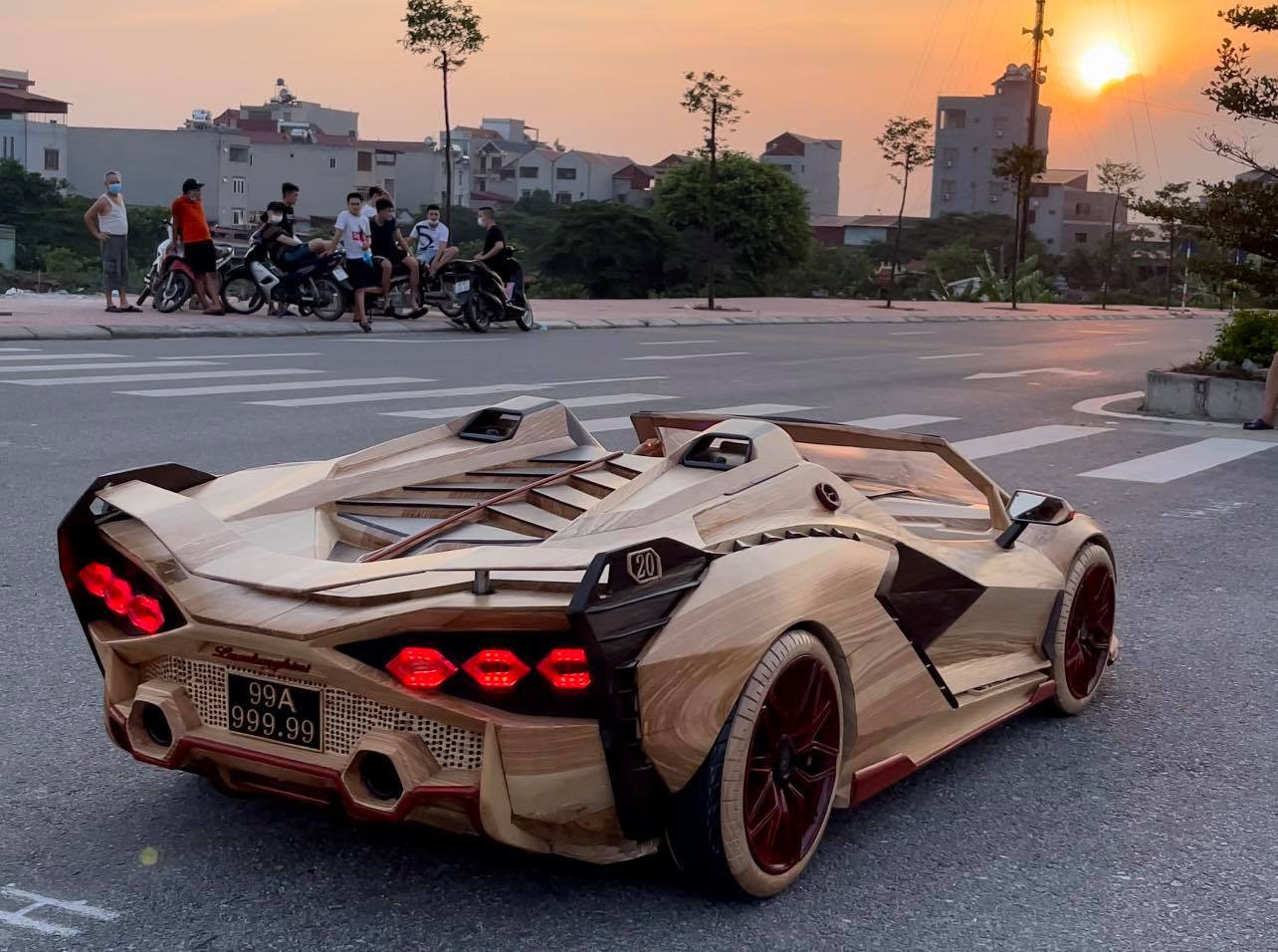 Ông bố Bắc Ninh chế tạo ‘siêu xe’ bằng gỗ để con trai vi vu trên đường - Ảnh 7.