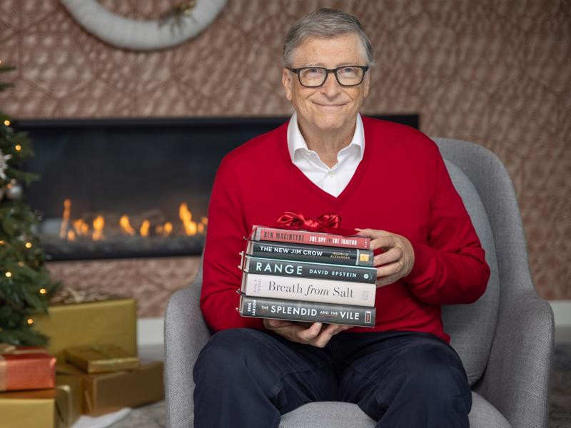 Ở tuổi 63, Bill Gates cho biết hiện tại ông luôn tự hỏi bản thân 3 câu hỏi mà ở độ tuổi 20 ông sẽ chẳng bao giờ nghĩ tới - Ảnh 1.