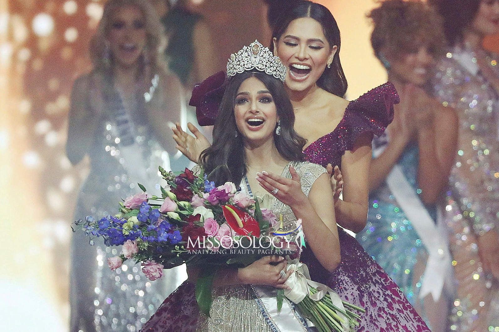 Hai câu trả lời giúp mỹ nhân Ấn Độ chinh phục vương miện Hoa hậu Hoàn vũ - 1