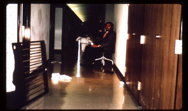  Thí nghiệm nhà tù Stanford hé lộ những chiều sâu đen tối nhất của tâm lý con người  - Ảnh 8.