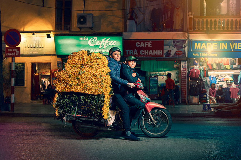  Xe máy Việt Nam quá đỉnh: Chuyện cô đồng nát cao 3 mét bẻ đôi khiến ông Tây thót tim - Ảnh 7.