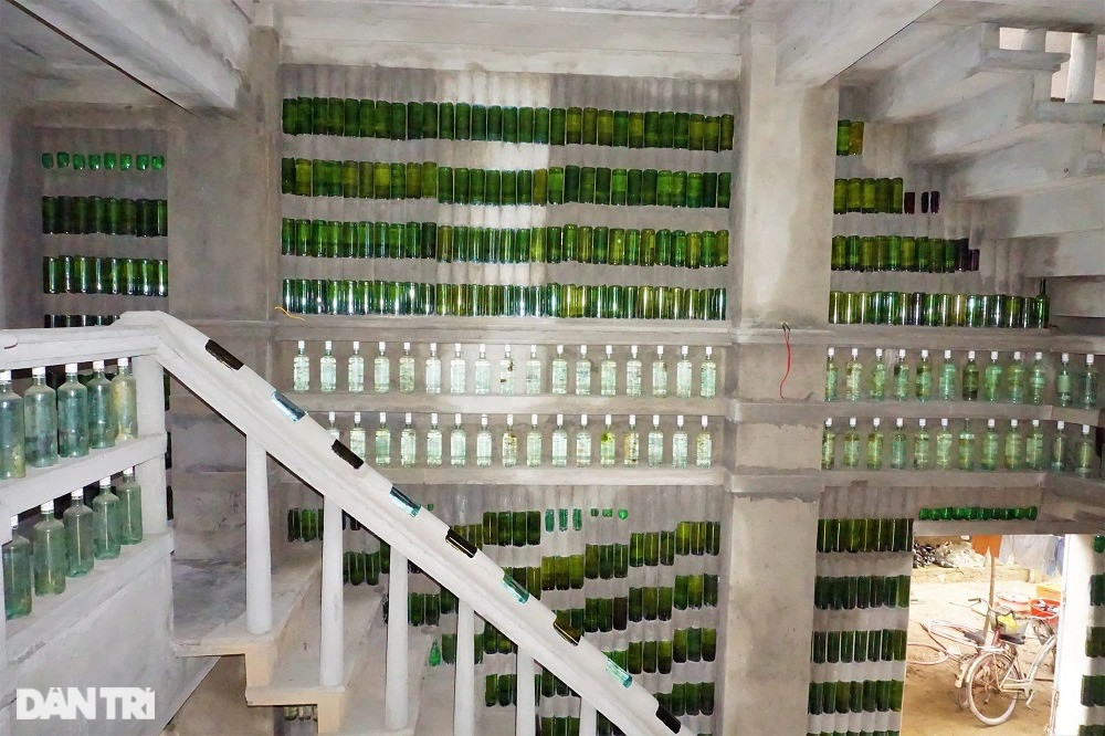 Dị nhân 15 năm nhặt vỏ chai về xây ngôi nhà độc nhất vô nhị ở Quảng Nam - 2