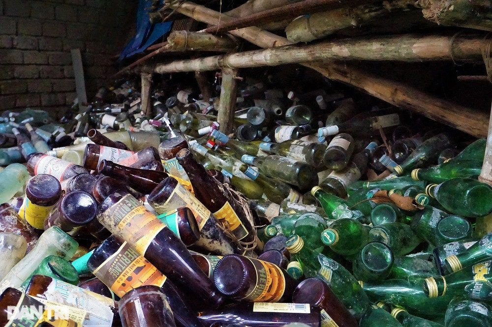 Dị nhân 15 năm nhặt vỏ chai về xây ngôi nhà độc nhất vô nhị ở Quảng Nam - 4
