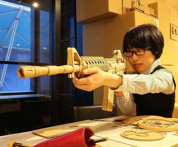Cô gái Nhật Bản biến bìa cứng thành mô hình 3D giá hàng trăm triệu đồng - 2
