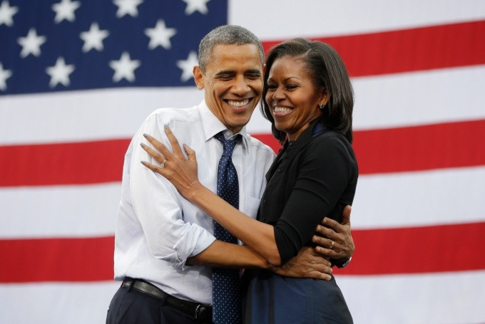 Chuyện tình của Barack Obama và bà Michelle Obama được tái hiện trong hồi ký. Ảnh: AP
