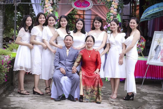 Hot nhất MXH lúc này: Dân mạng Nghệ An - Hà Tĩnh thi nhau giành kỷ lục sinh nhiều con gái nhất, 1 gia đình có 12 công chúa đang dẫn đầu cuộc đua - Ảnh 3.