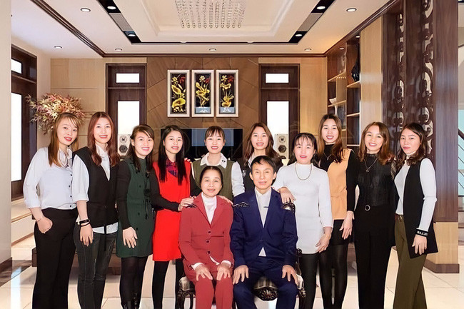 Hot nhất MXH lúc này: Dân mạng Nghệ An - Hà Tĩnh thi nhau giành kỷ lục sinh nhiều con gái nhất, 1 gia đình có 12 công chúa đang dẫn đầu cuộc đua - Ảnh 6.