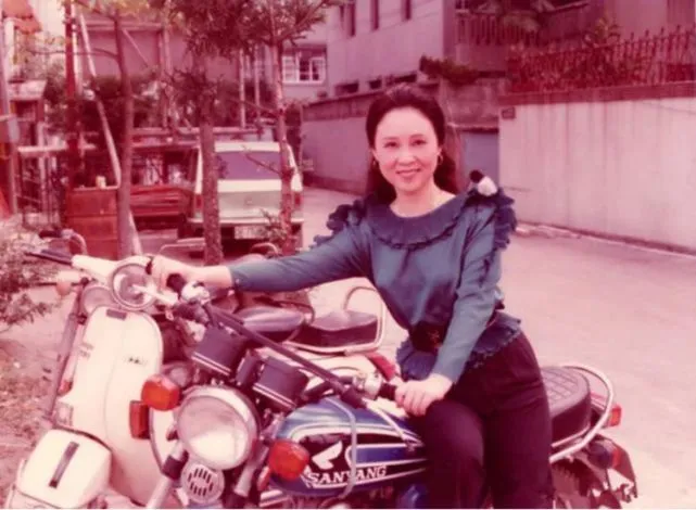 Quỳnh Dao: Nữ văn sĩ tài năng không thể gột rửa danh cướp chồng - 3