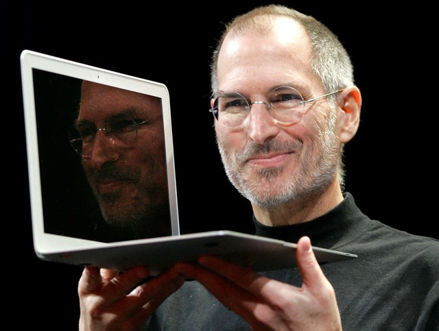  Steve Jobs khi gặp cha nuôi: Chỉ cần 1 câu nói đã biến đứa trẻ chán học thành huyền thoại của nhân loại  - Ảnh 2.