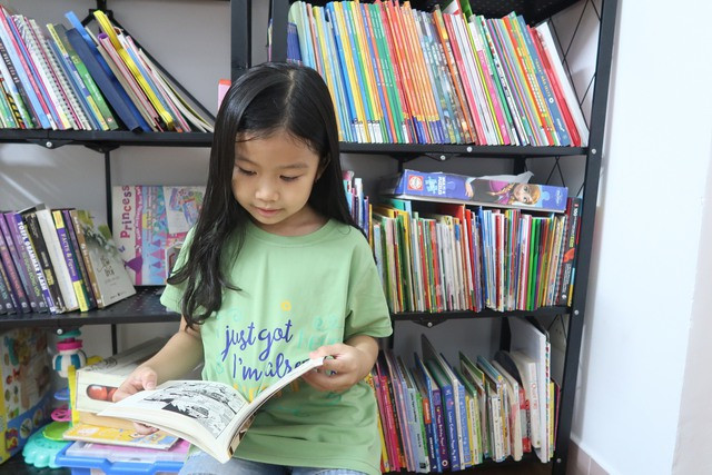 Bà mẹ ở TP.HCM nhận bão like vì mở phòng đọc miễn phí cho trẻ em: Bật mí bí quyết giúp con mê sách từ năm 2 tuổi - Ảnh 7.