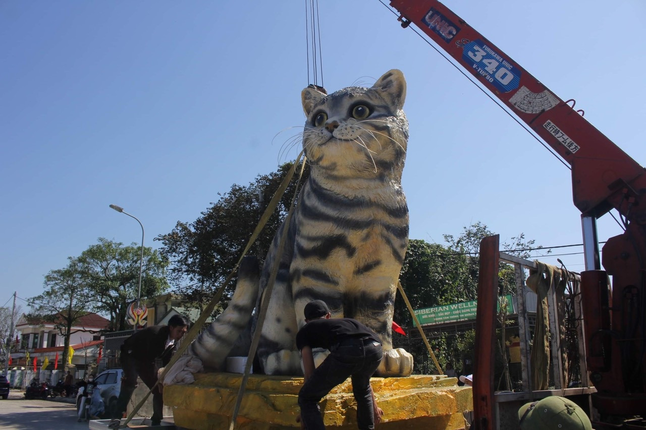 Linh vật mèo Tết Quý Mão tại Quảng Trị ra mắt khiến dân mạng trầm trồ - 1