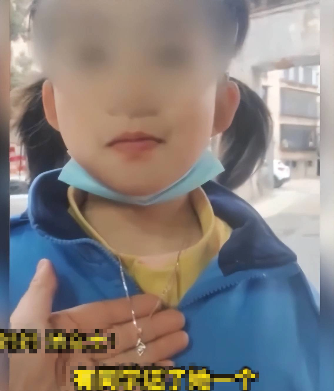 "Báo con" 8 tuổi lấy trộm sợi dây chuyền của bố mẹ giá 70 triệu đi tặng bạn gái ngày Valentine, phụ huynh ứng xử cao tay khiến netizen thán phục - Ảnh 1.