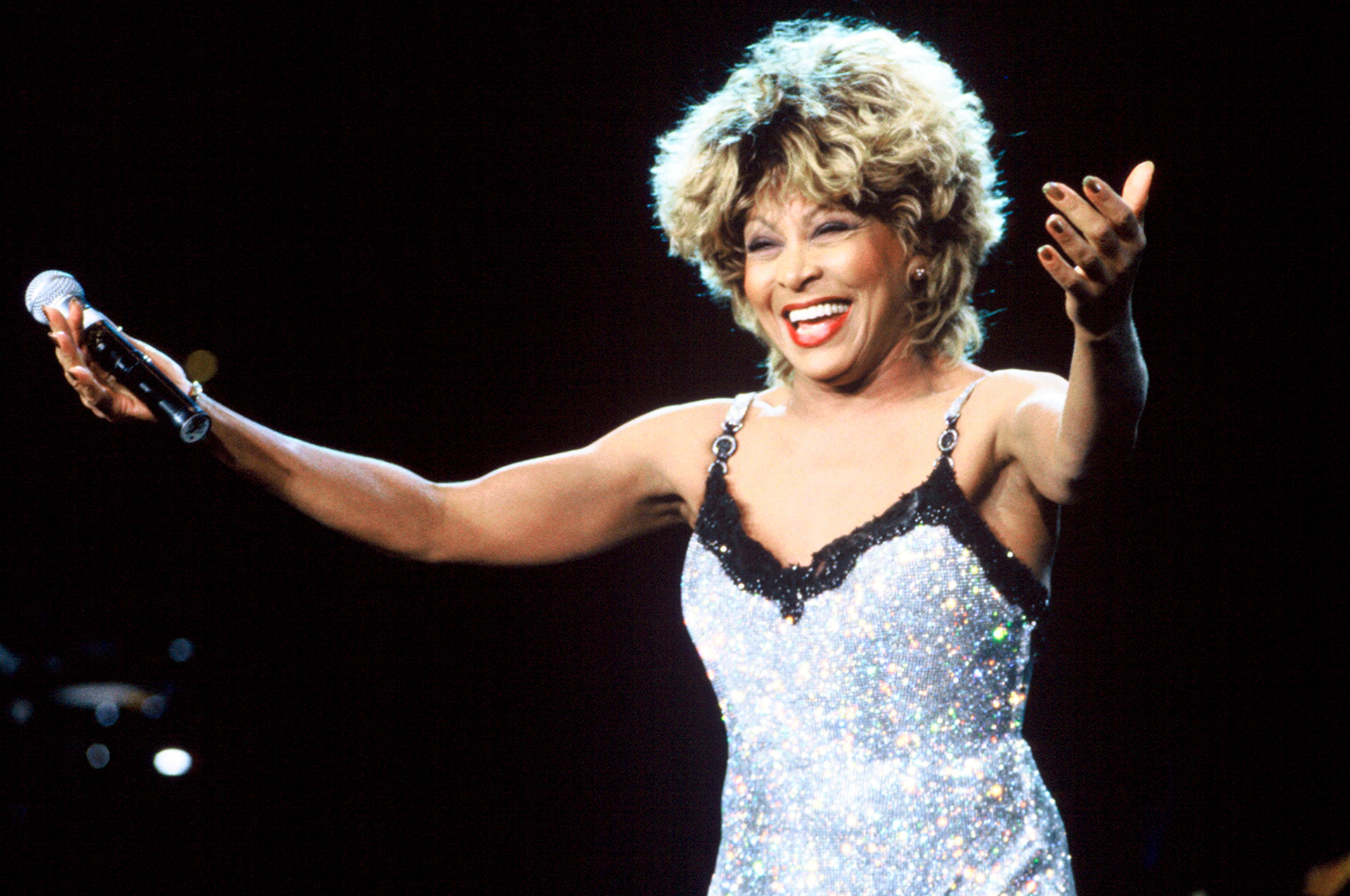 Tina Turner ra đi: Càng bị dìm xuống đáy, càng ngoi lên mãnh liệt - 1