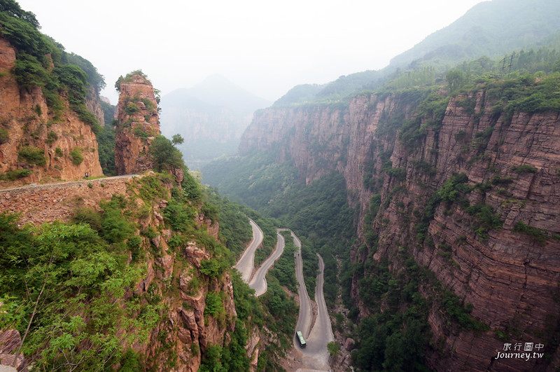 Bí ẩn ngôi làng cổ Trung Quốc nằm giữa trời, người dân tự tay đục núi làm đường đi lại, bất ngờ giúp cả làng phát tài - Ảnh 9.