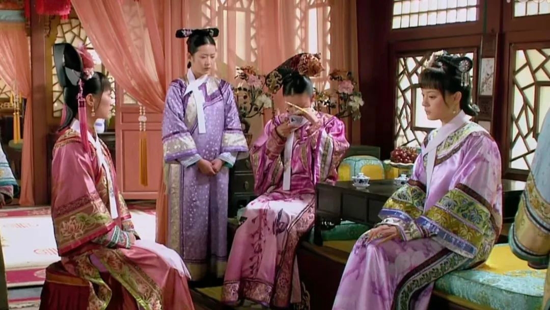 Độc lạ cách người trẻ Trung Quốc tiết kiệm tiền: Nhập vai thành "mẹ bầu, cụ bà giàu có và phi tần trong phim"- Ảnh 5.
