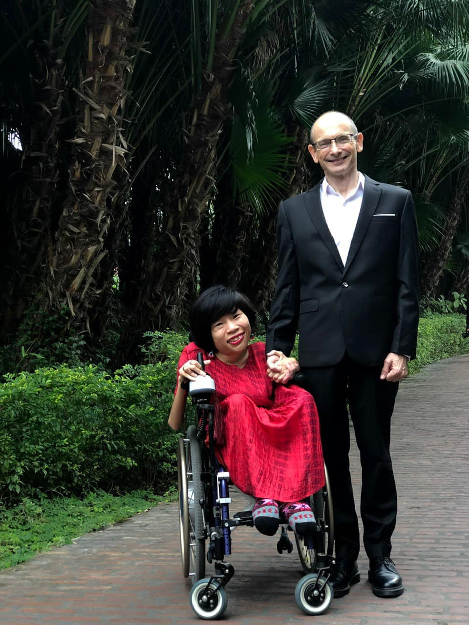 Chuyện tình của cô gái khuyết tật Việt và kĩ sư người Úc sau 7 năm bây giờ ra sao? - Ảnh 5.