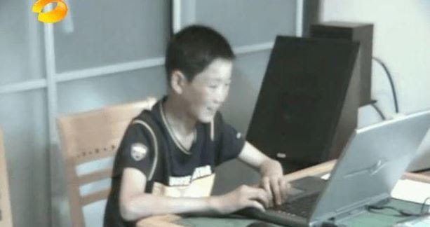 Trải nghiệm cuộc sống của nhà giàu, cậu bé nông thôn nói đúng 1 câu khiến người lớn sững sờ: Đứa trẻ này quá tỉnh táo!- Ảnh 4.