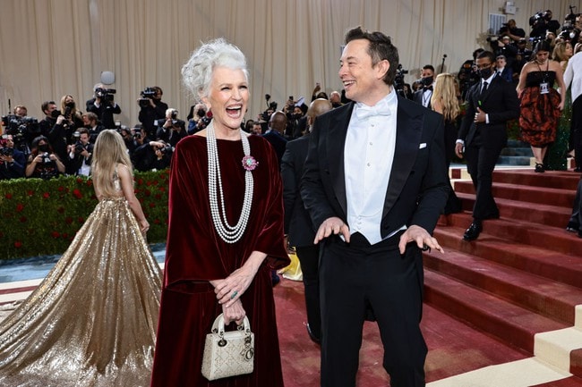 3 lời khuyên nuôi dạy con cái từ Maye Musk – người mẹ đơn thân nuôi dạy tỷ phú Elon Musk- Ảnh 1.