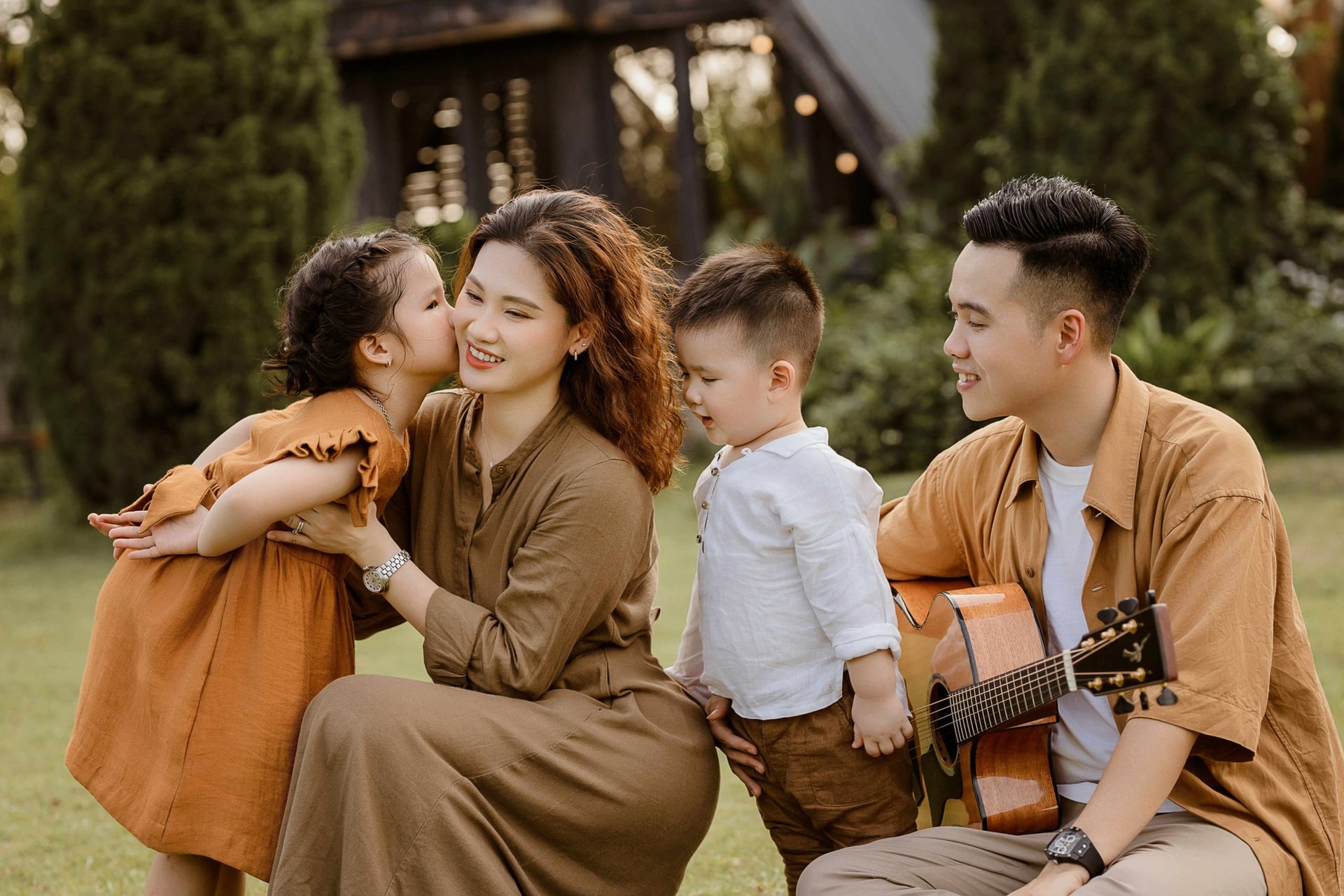 Gia đình cặp đôi bác sĩ đáng yêu trên MXH : 