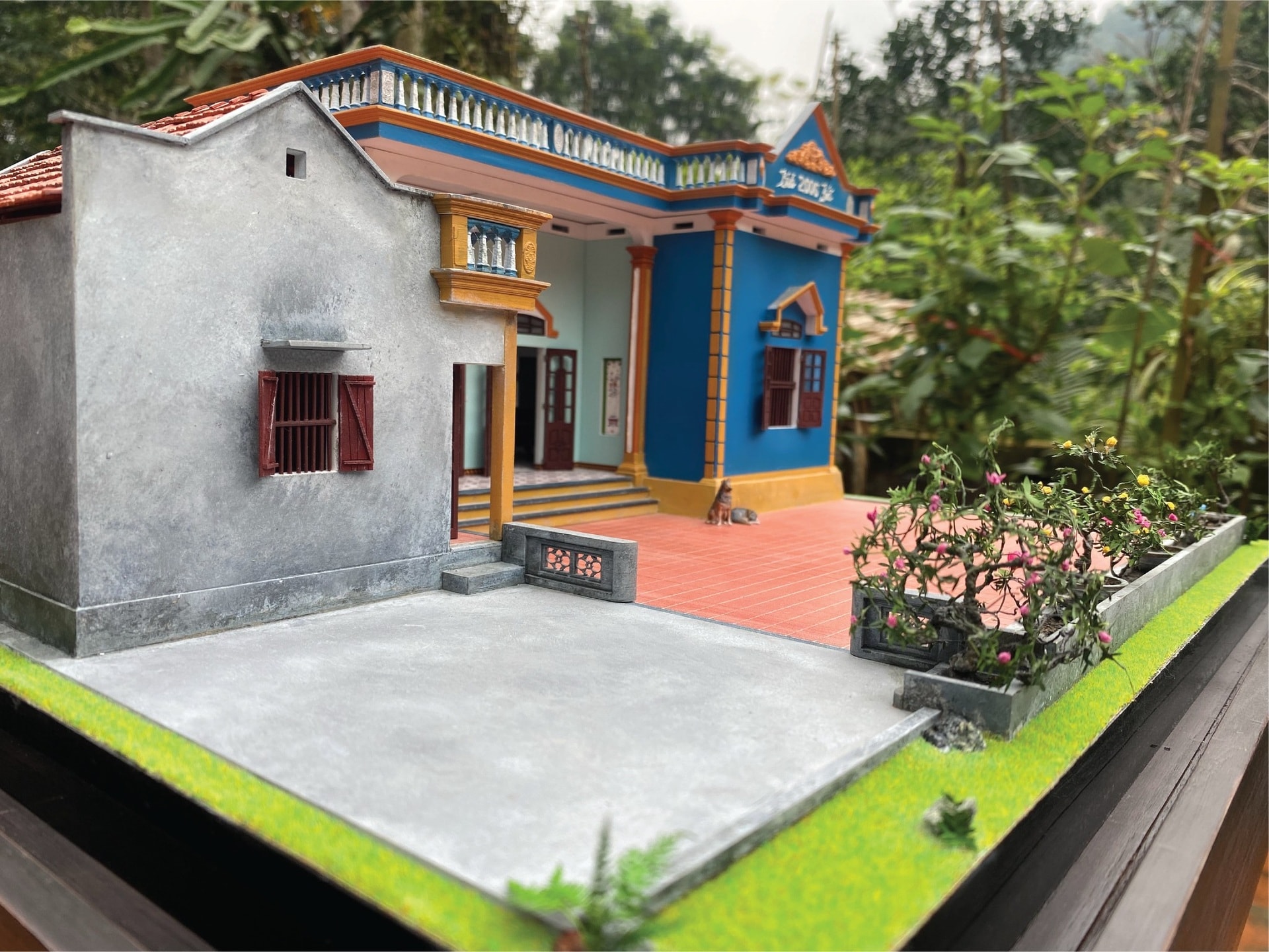 Chàng trai bỏ việc lương 30 triệu, làm mô hình phố phường Hà Nội gây sốt - 2