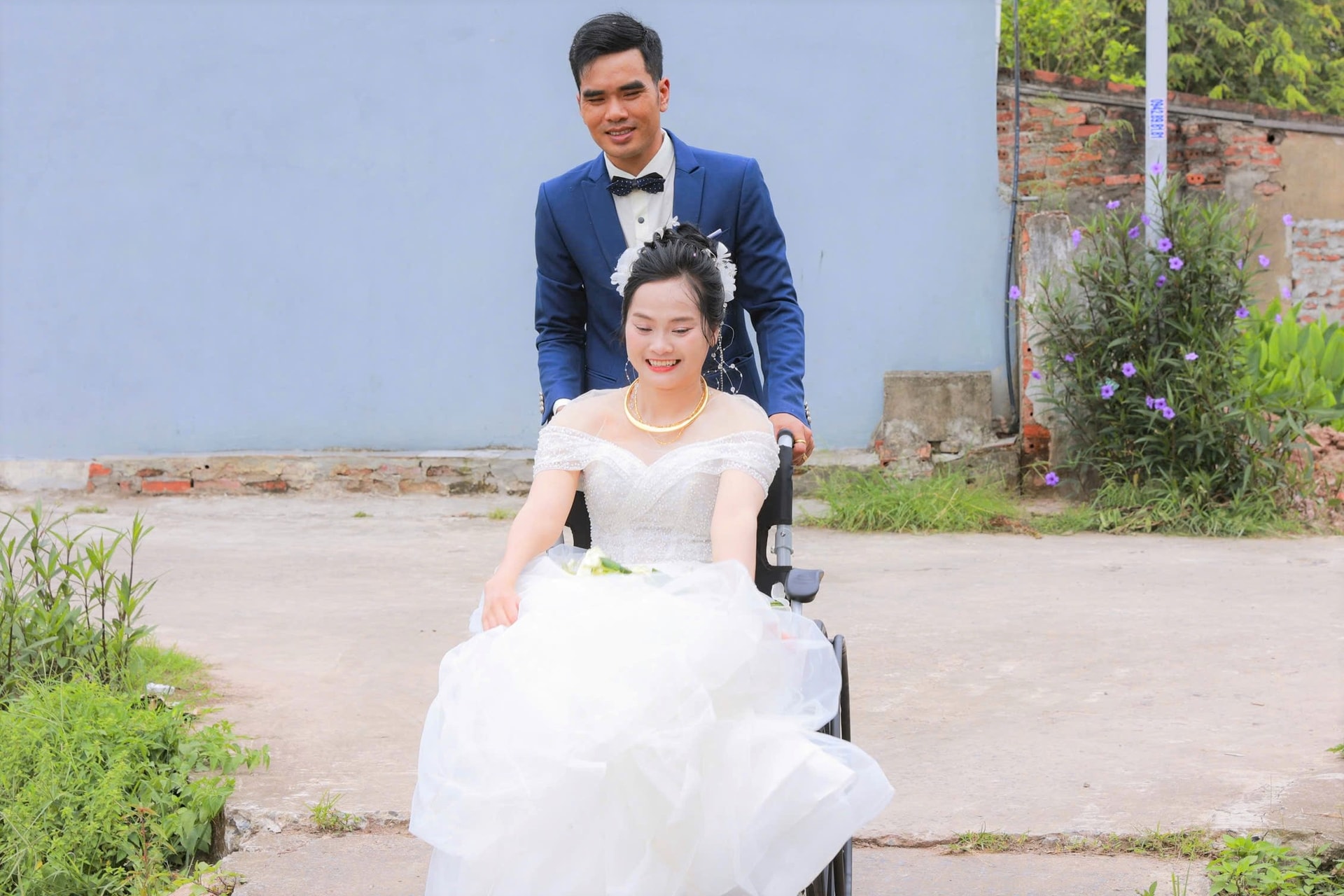 Chuyện tình cổ tích của cô gái liệt hai chân và chàng trai khỏe mạnh - 2