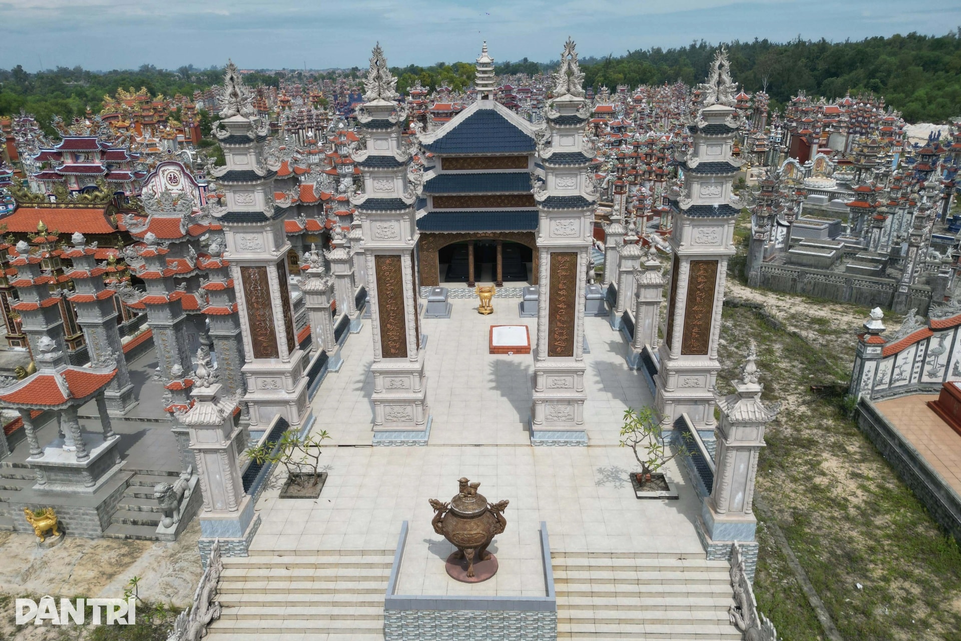Thành phố lăng mộ tiền tỷ ở làng chài nghèo khó một thời - 5