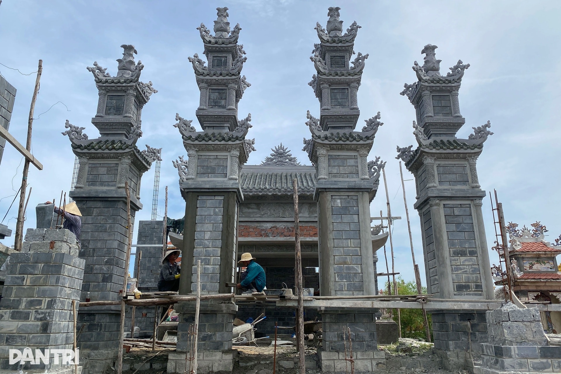 Thành phố lăng mộ tiền tỷ ở làng chài nghèo khó một thời - 7