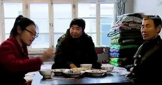 Sửng sốt về thế hệ “ký sinh trùng”: Con 30 tuổi vẫn bám víu, cha mẹ oằn lưng gánh nợ khi bị biến thành “ngân hàng sống” - Ảnh 3.