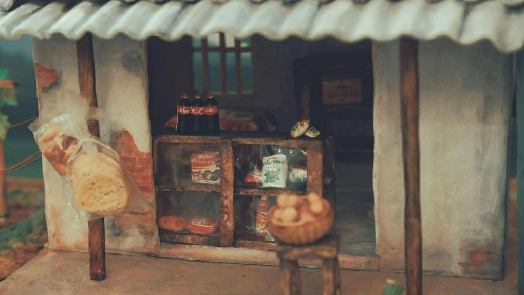 Cô gái làm bánh trung thu mô hình tiệm tạp hoá gây sốt mạng xã hội - 2
