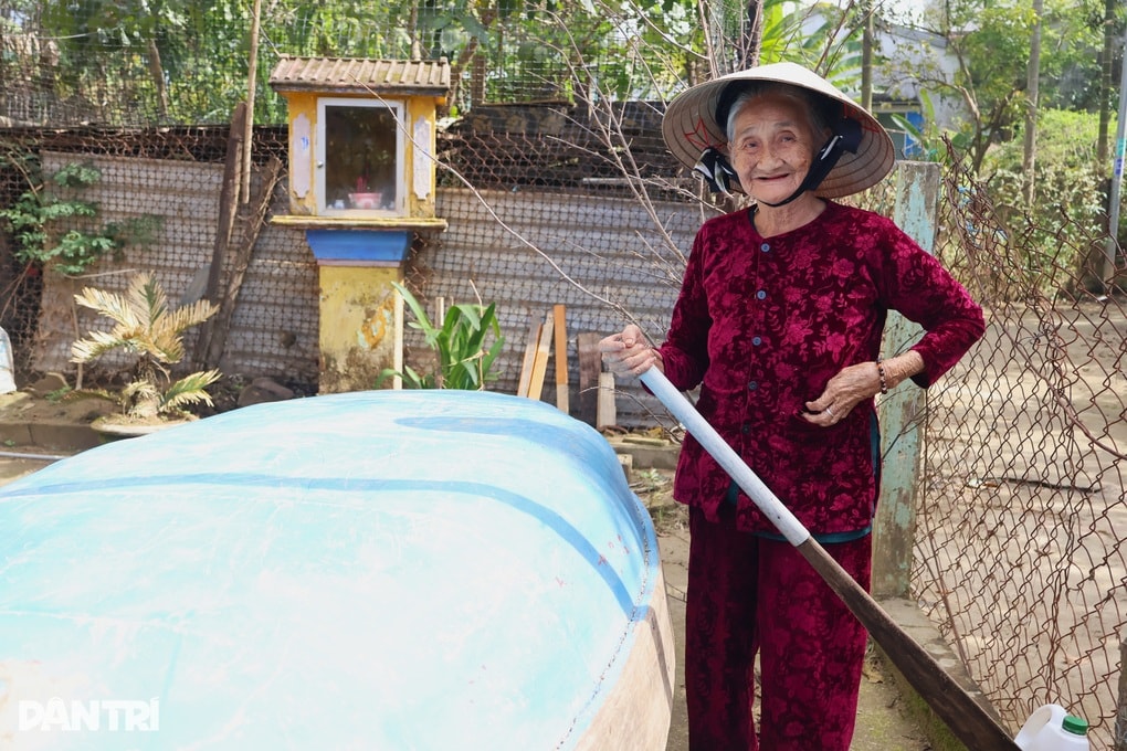 Người phụ nữ chèo đò ở Việt Nam được mệnh danh “cụ bà đẹp nhất thế giới” - 3