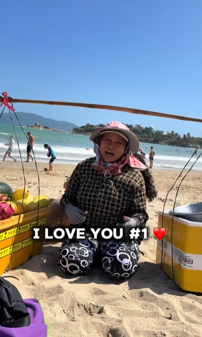 Gặp cô Mai - “ngôi sao bán trái cây biển Nha Trang” gây sốt toàn cầu: “Tôi không nhận được số tiền như người người ta đồn”- Ảnh 3.
