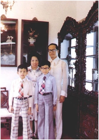 Lý Gia Thành và hành trình từ chàng trai nghèo đến tỷ phú: Câu chuyện tình yêu và khởi nghiệp - Ảnh 4.