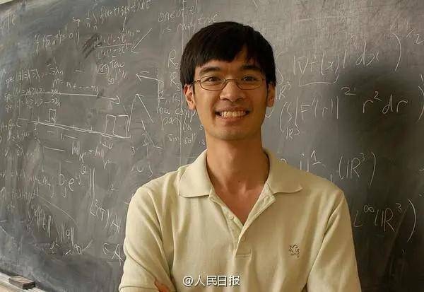Thần đồng học xong tiểu học trong 2 ngày, 10 tuổi lên đại học nhưng bỏ ngang vì quá dễ: Cuộc đời hiện tại khác xa hình dung - Ảnh 2.