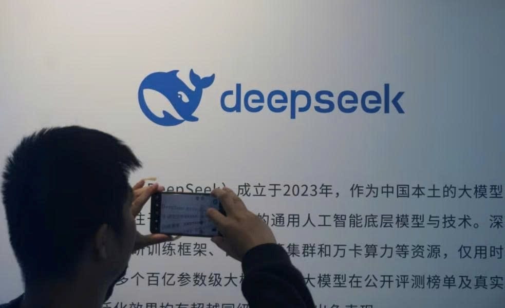 DeepSeek V4 ra mắt: Cuộc cách mạng AI trong cuộc đua công nghệ Mỹ - Trung 2026 - Ảnh 1.