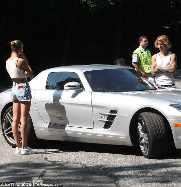Justin Bieber gây cản trở giao thông vì chiếc siêu xe