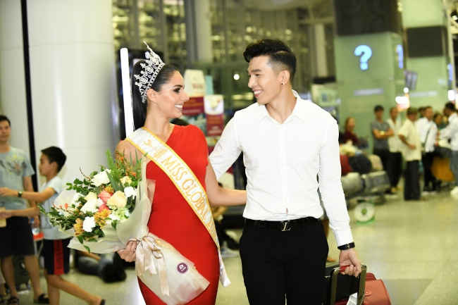 Ngọc Tình đón Hoa hậu quốc tế Barbara Vitorelli đến Hà Nội