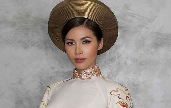 Minh Tú mang chiếc áo dài ‘Con rồng cháu tiên’ thi trang phục dân tộc tại Hoa hậu Siêu quốc gia 2018