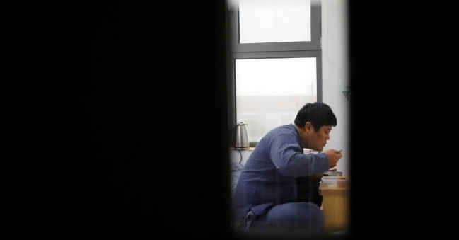 Giới trẻ Hàn Quốc tìm đến nhà tù để trốn căng thẳng