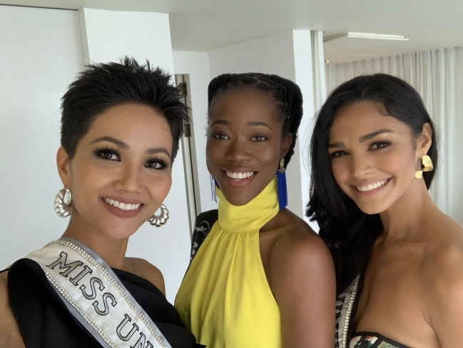 H'hen Niê ngày đầu ở Miss Universe, được dự đoán vào top 6 người đẹp nhất