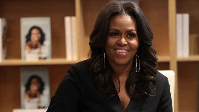 Hồi ký của bà Michelle Obama trở thành sách bán chạy nhất năm 2018