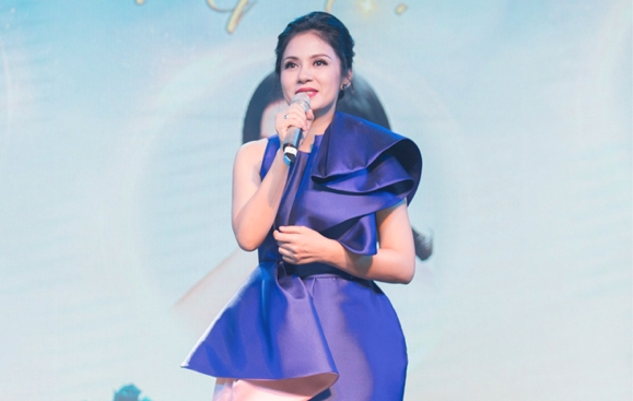 Ở tuổi U.50 Việt Trinh vẫn tự tin 'đọ sắc' cùng Hoa hậu Hương Giang và Hari Won