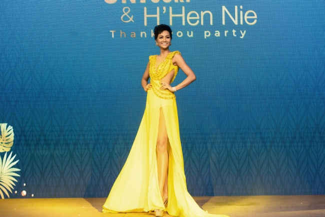 Hoa hậu H’Hen Niê tái hiện màn xoay váy ‘đẳng cấp’ tại Miss Universe 2018
