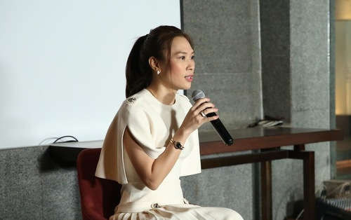 Mỹ Tâm thừa nhận là đạo diễn - biên kịch Mira Dương, tiết lộ phim đầu tay thu về hơn 40 tỉ