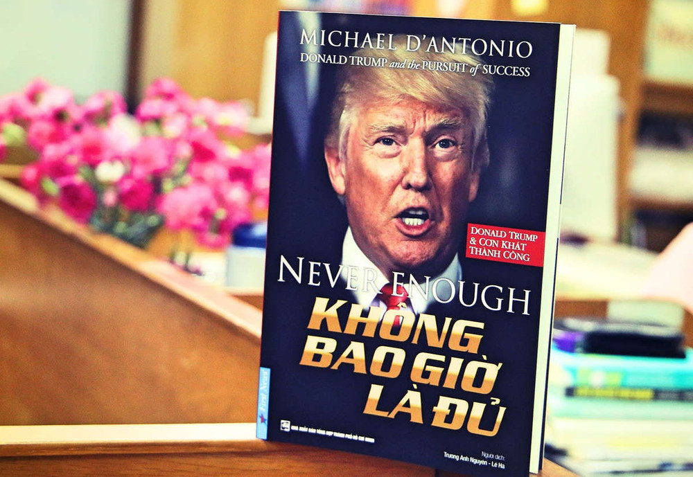 “Không bao giờ là đủ”, cuốn sách về tổng thống nhiều scandal nhất thế giới